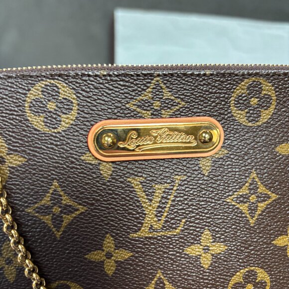 Louis Vuitton Eva Monogram Clutch - Carried ONCE - DISCONTINUED - Picture 3 of 13